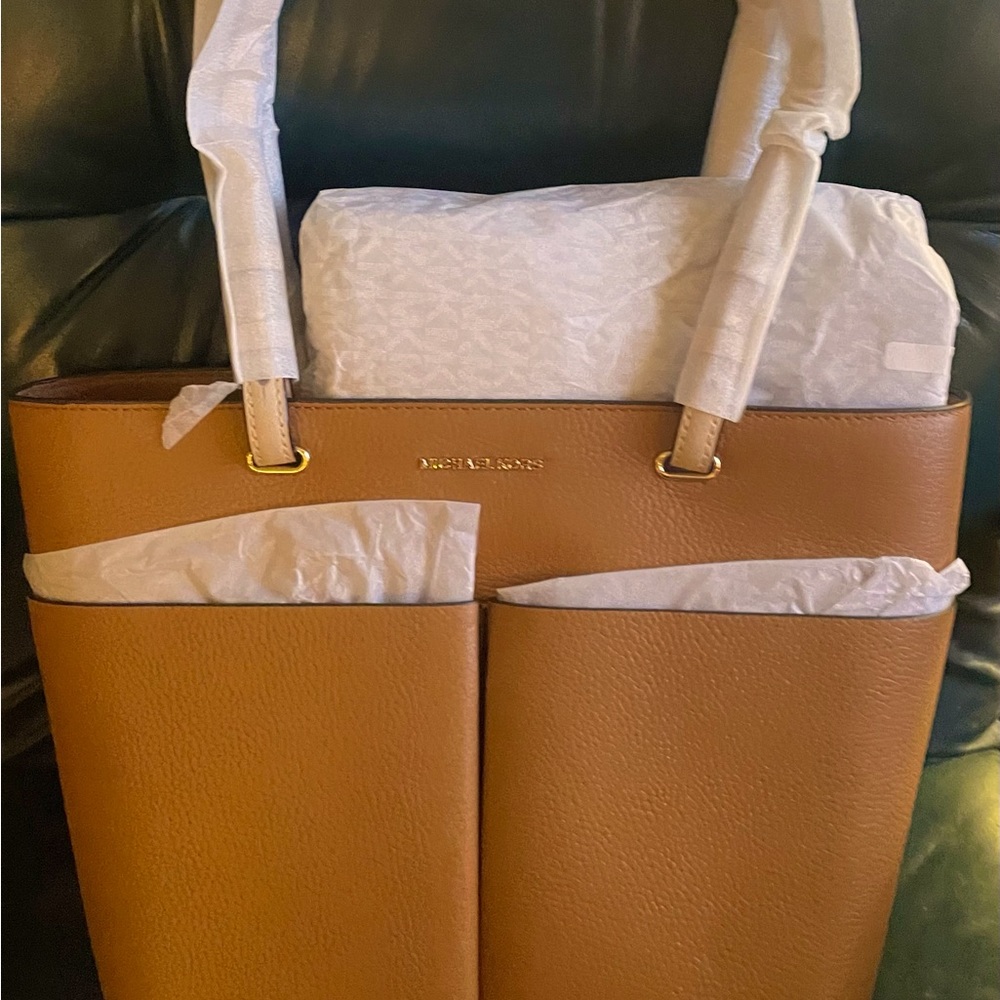 Brown Bedford Tote-Brand new; Never used; Dust bag included